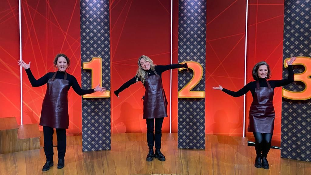 "Wie van de 3" on SBS6 : Wie is de èchte goudsmid Manon?