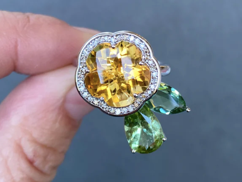 Goldsmith Manon Rotterdam - Cocktailring in a flower shape with citrine centerstone