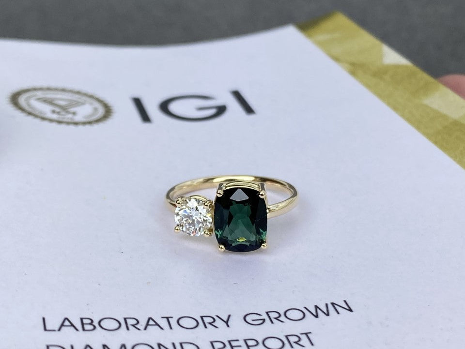 Goudsmid Manon Rotterdam - Ring met laboratorium diamant en groene toermalijn