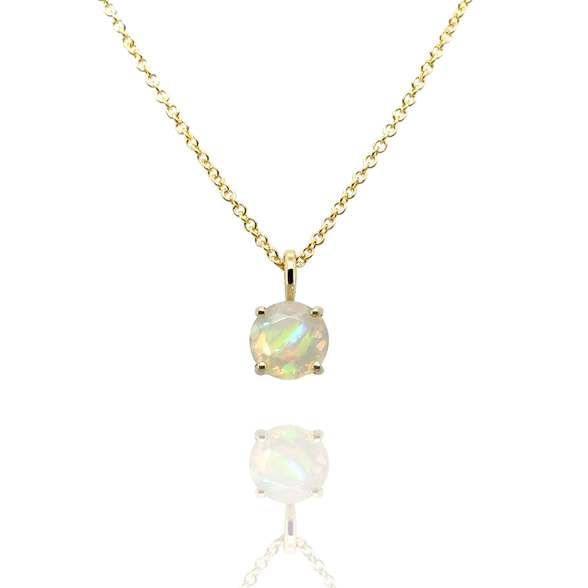 Ronde opaal hanger aan gouden ketting