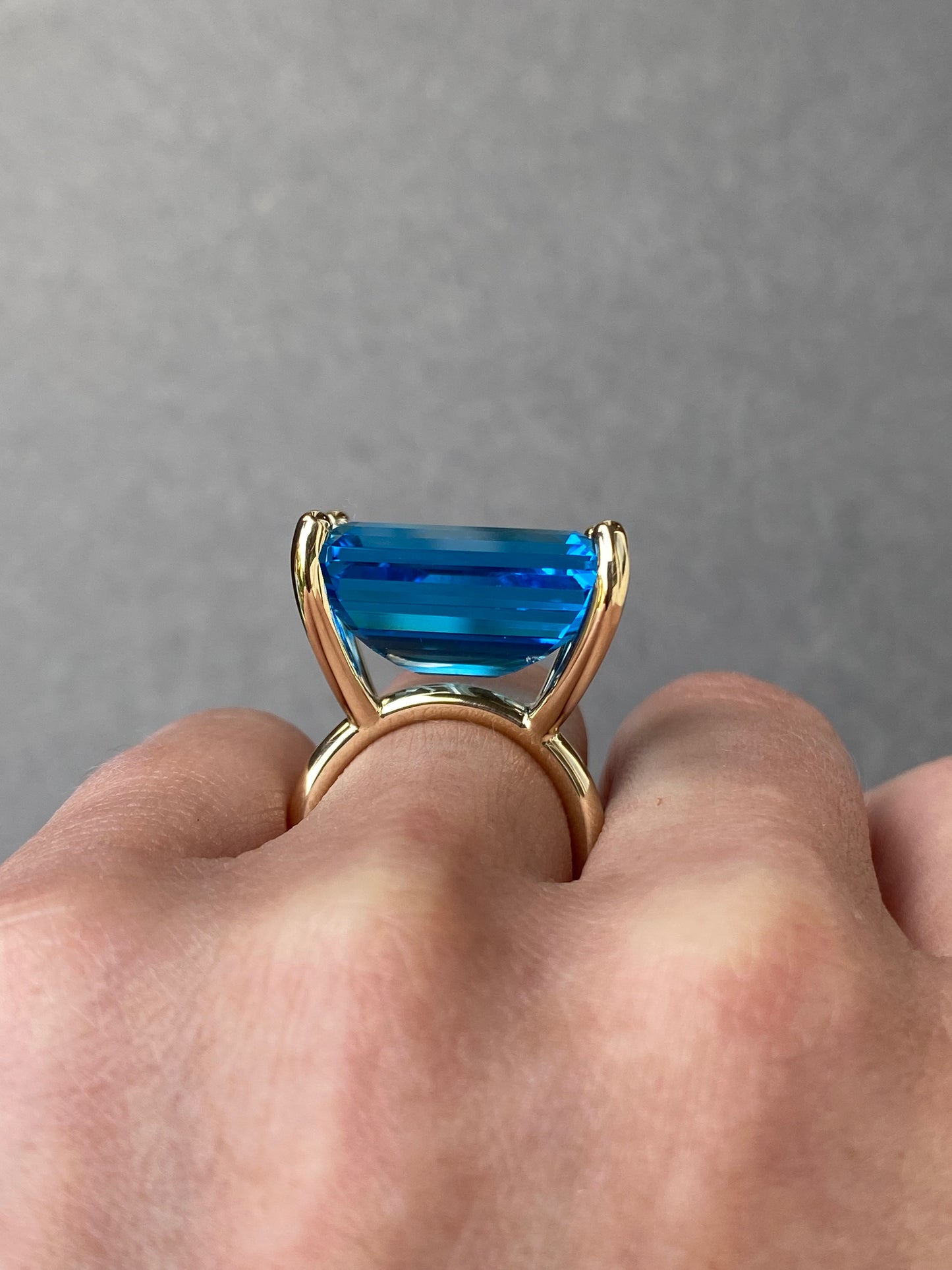 Swiss blue topaz Super Solitair