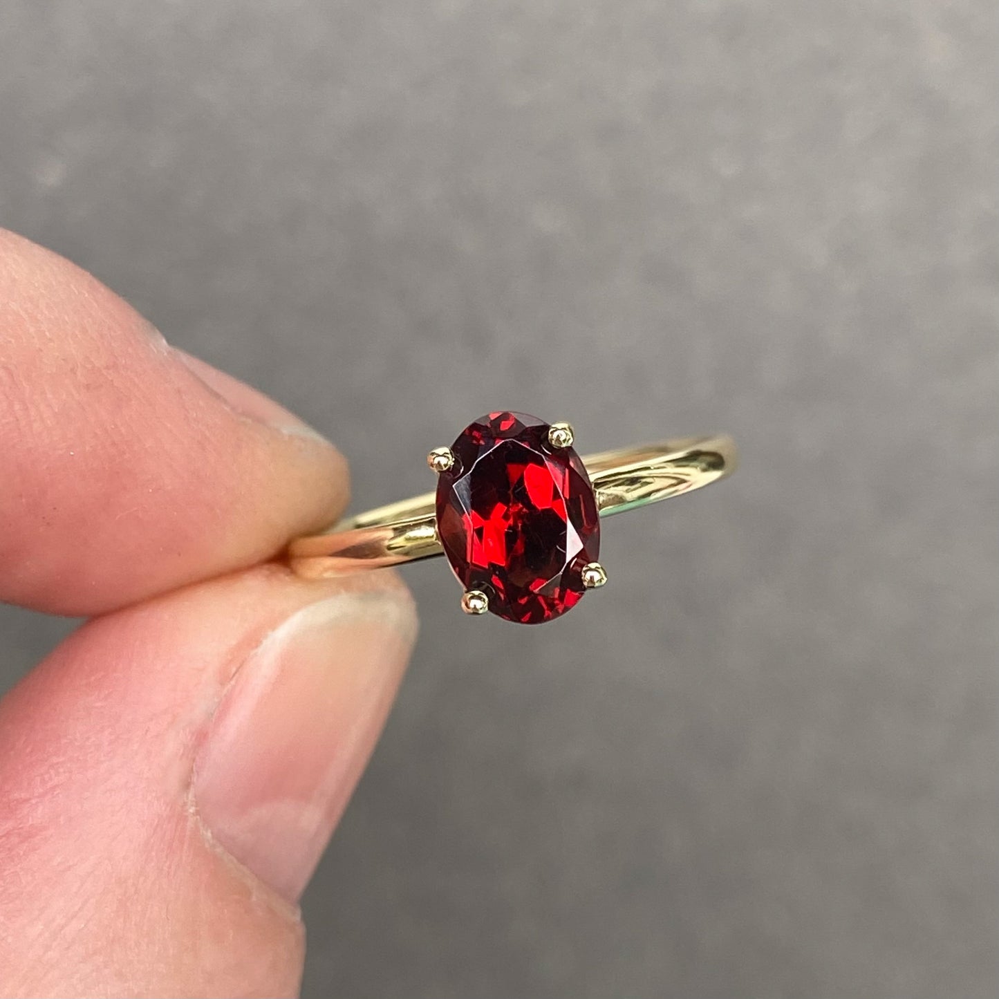 Stackable ring Garnet Birthstone January