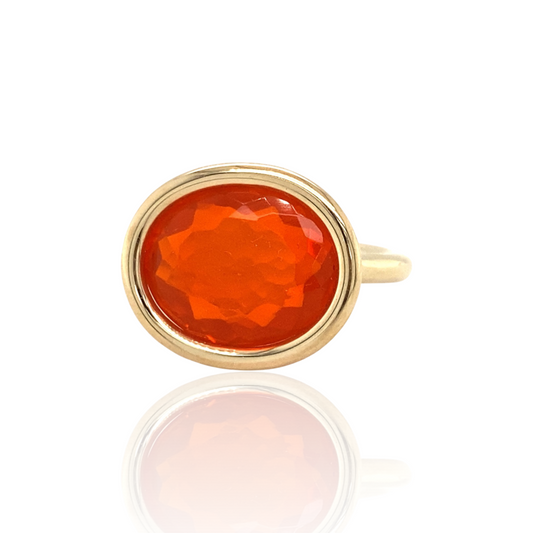 Ring set with an exquisite fire opal