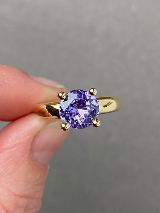 #4 Collector’s ring with tanzanite 18k