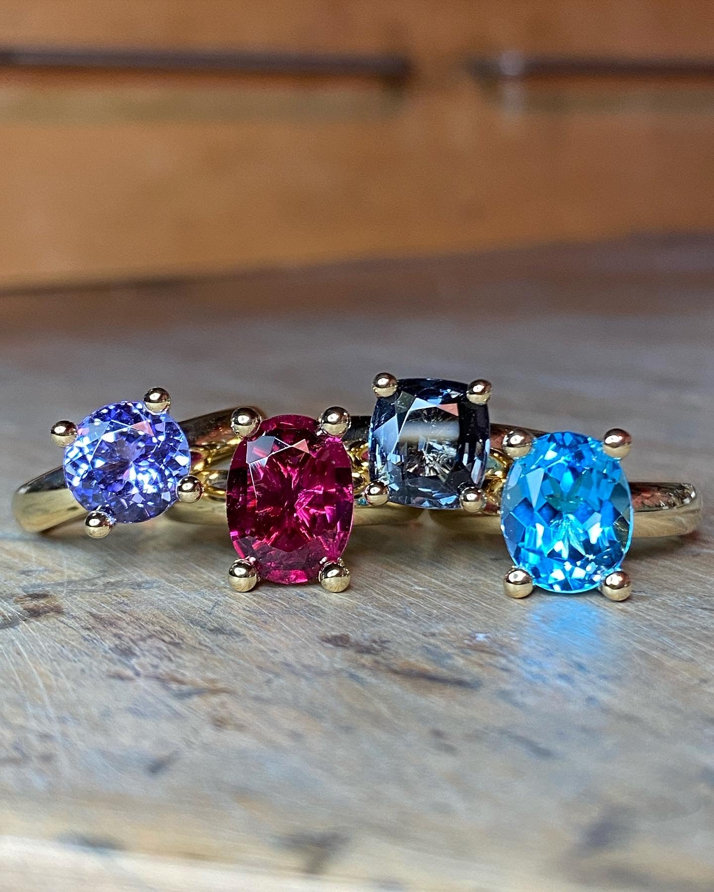 #3 Collector’s ring with grey spinel 18k